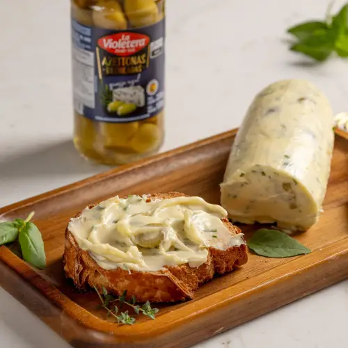 Azeitona Verde Recheada com Queijo Azul La Violetera 130g